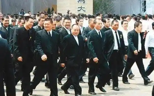 "竹联帮"帮主叱咤台湾,儿子15岁坐牢75年,花光家产也无法保释