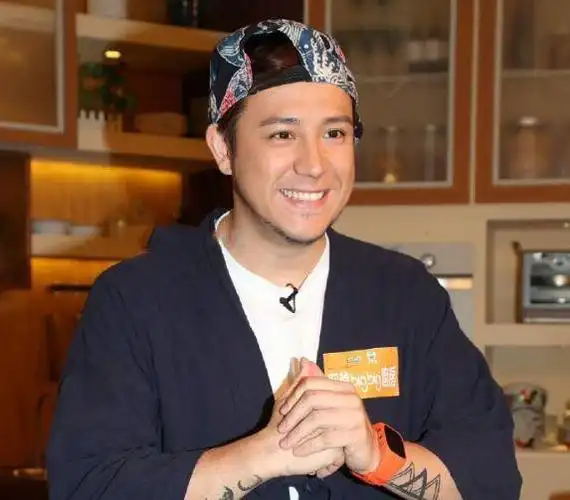 男星张致恒丑闻缠身,婚前脚踏5条船,儿子入学受影响被校长拒绝