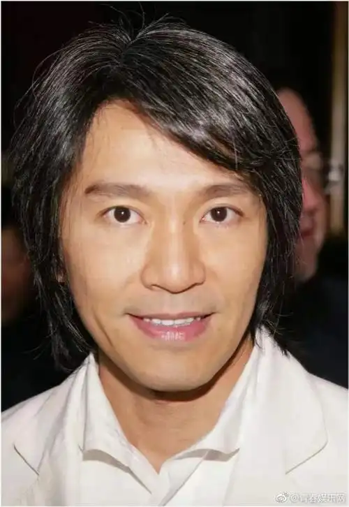 周星驰方否认新恋情##周星驰带17岁港姐出海游玩