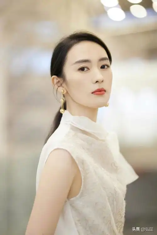 童谣个人个人资料(美图分享|"85后气质女生"童瑶,身材凹凸有致,气质