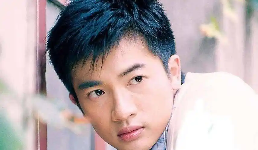 苏有朋形象大变,不老五阿哥成玻尿酸男神,这是有多想不开啊_明星_赵薇