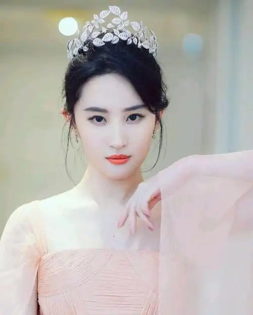 9位顶流女星头戴皇冠,谁才是你心中的公主殿下