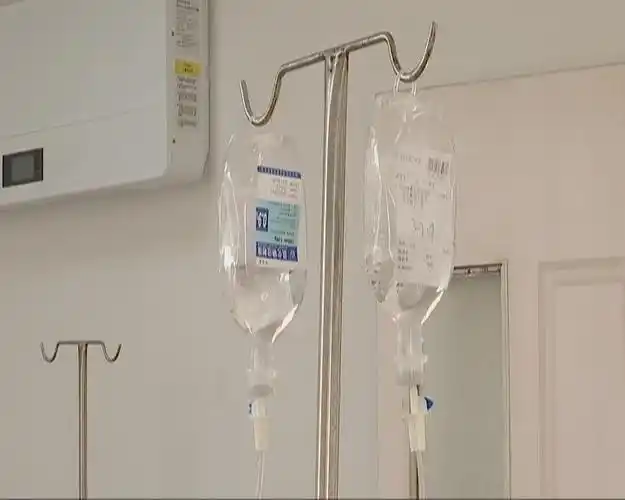 3瓶的水平,大小医院输液室"吊瓶林立"已不足为奇.
