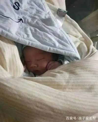 好了,暂时就想到这么多,祝宝妈要男得男,望女得女,附上宝宝出生三天