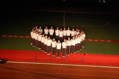 我校隆重举办纪念五四运动90周年歌咏大赛