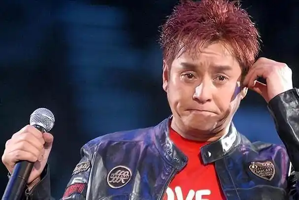 已经74岁的"渣男始祖"谭咏麟,总算为自己的"风流"付出