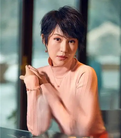 鲍蕾代言费是多少?