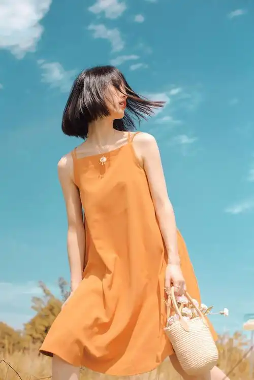 阳光冲洗着干净整洁的你