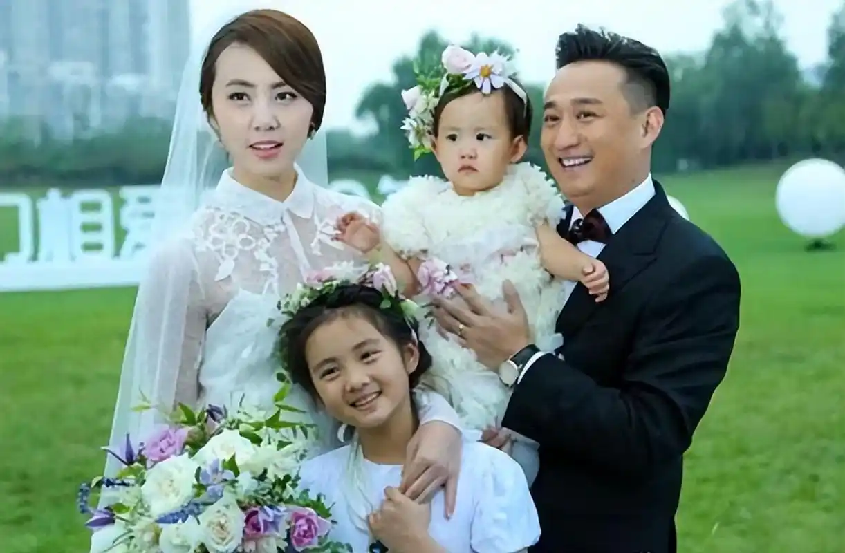 回顾黄磊:娶学生孙莉,婚后连生三胎,如今儿子令他苦恼