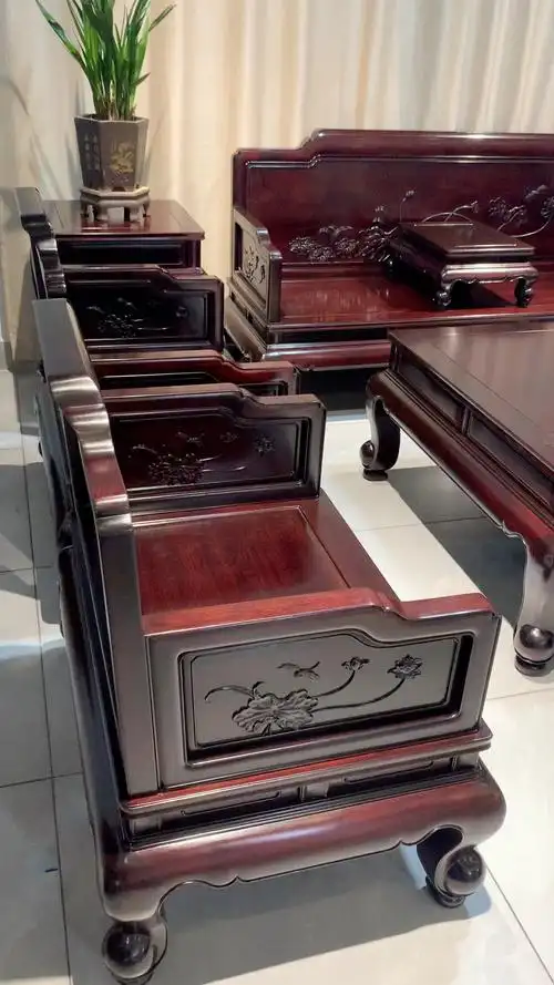 非洲小叶紫檀踩珠荷花沙发十一件套更适合中小户型