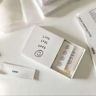 二兽ins白色系背景图