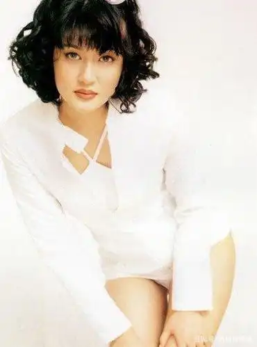 从美丽艳星到四大癫王,29岁生命戛然而止她到底经历了怎样的人生