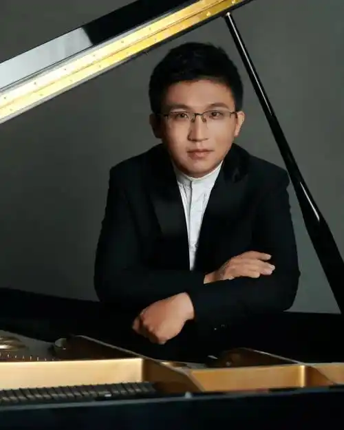 王天阳旅美青年钢琴家王天阳博士,中央音乐学院副教授.