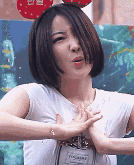 美女跳舞搞笑雷人gif动图_动态图_表情包下载_soogif