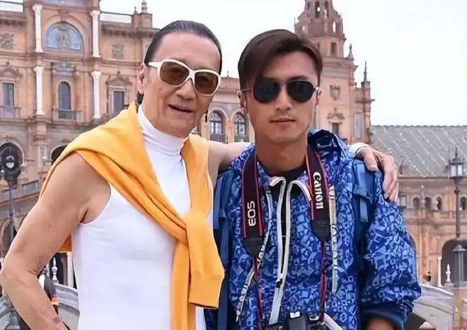 岁谢贤,老人看见网友孩子略微忧郁,应是太久没见孙子|谢霆锋|张柏芝