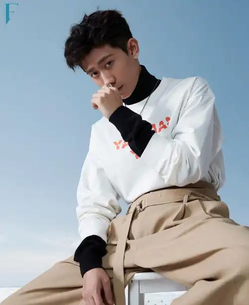 张一山帅气百变杂志写真大片512