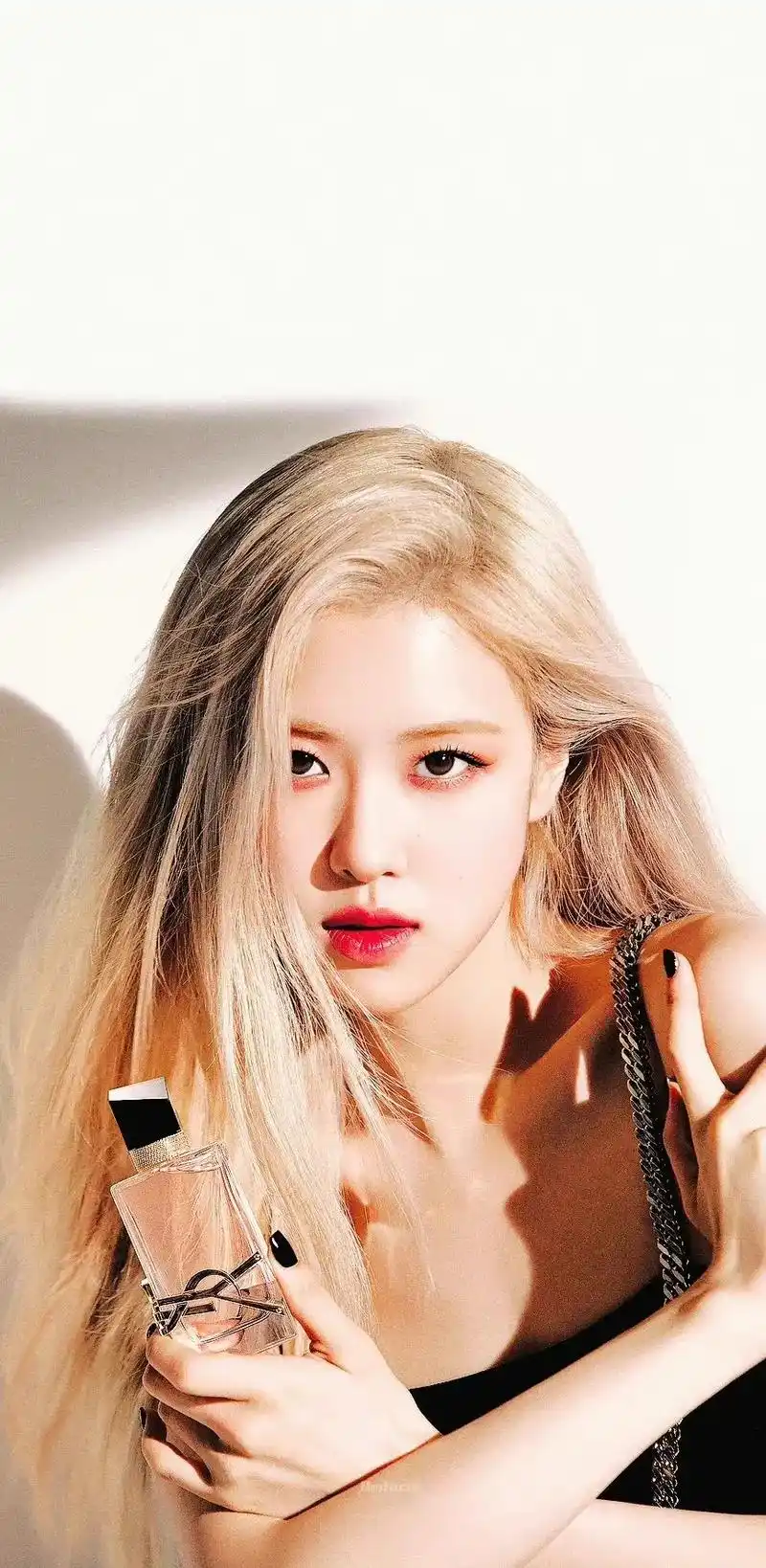 冷酷风#rose朴彩英 #壁纸 #冷酷  - 抖音