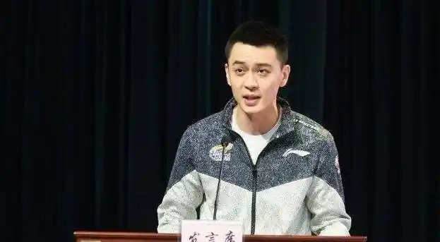 杨鸣出任主教练后,带领辽宁队夺得全运会u22男篮冠军和两届cba冠军.