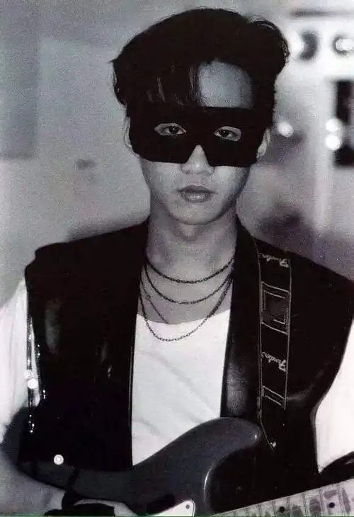 黄家驹带火了一种"前面很拽,后面乖巧"的穿法,后浪看到慕了