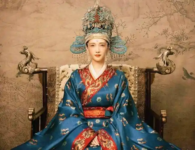 丈夫不疼儿子不爱的曹皇后,是怎么熬到孙子上台,才享清福的