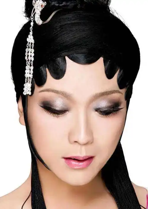 李玉刚,著名反串艺人 1978年10月23日出生于东北吉林省公主岭_艺术