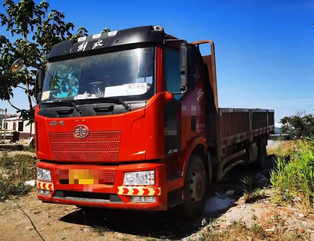 6.8平板 21年7月 解放j6,国五四缸220马力 8万公里