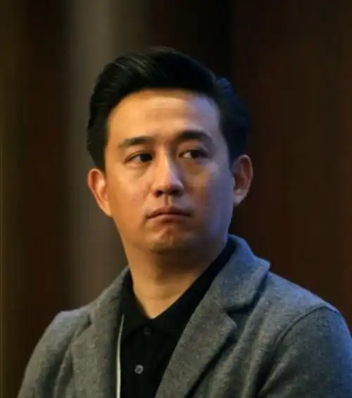 高学历高颜值,烧得一手好菜的黄磊,靠什么赢得观众喜爱?