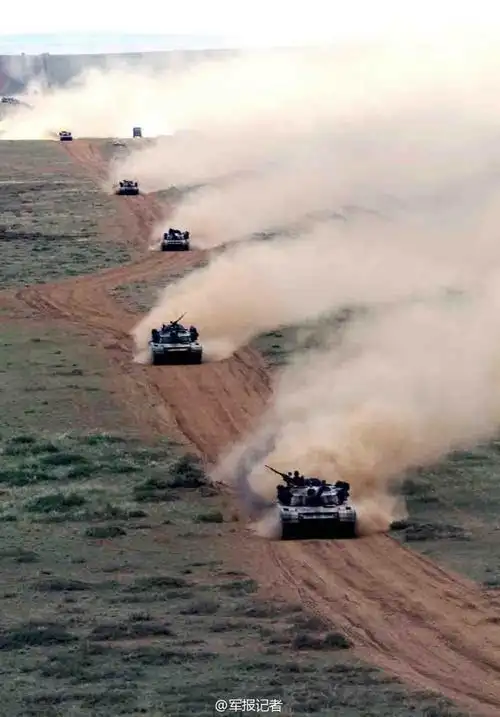 高清:我军钢铁洪流驰骋塞北飞沙走石【5】
