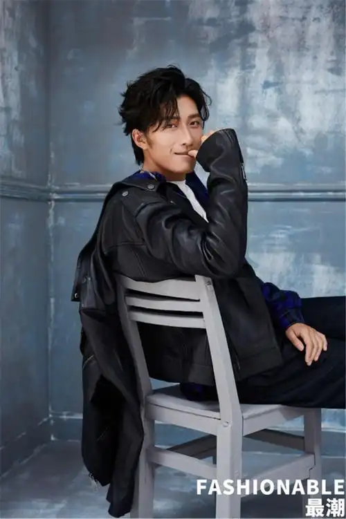 窦骁封面大片曝光 笑容温暖亲切(2)