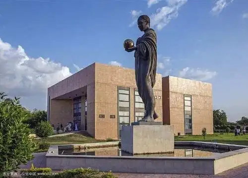 3,乍得首都:恩贾梅纳 距离喀麦隆边境线近7公里,正好在坦克的射程之内