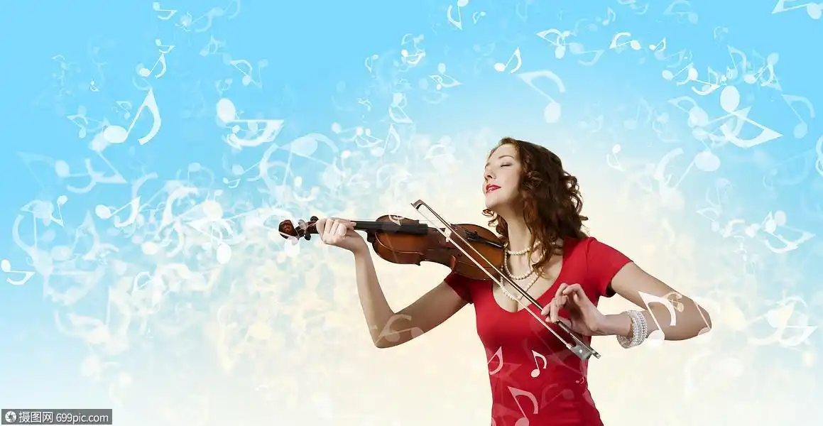 女小提琴手穿着红色连衣裙的轻漂亮女人拉小提琴艺术的迷人的