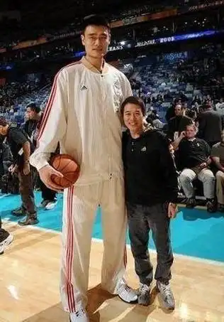 刘德华和成龙大哥有妙招|姚明|大哥|合影_新浪新闻