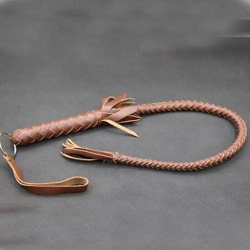 纯牛皮鞭子响鞭马鞭甩鞭骑马舞蹈防身鞭武术鞭影视道具70厘米红色纯