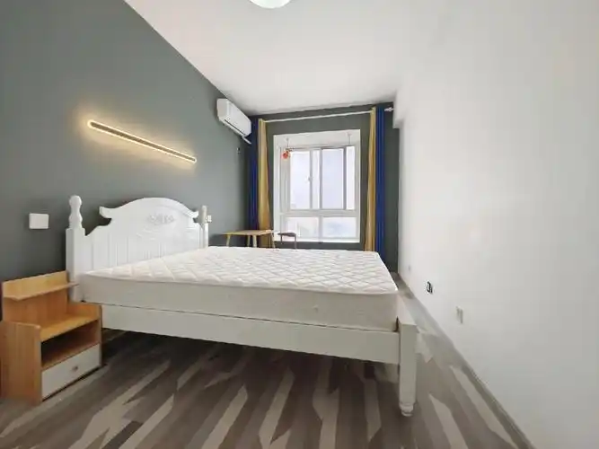 托乐嘉花园次卧飘窗