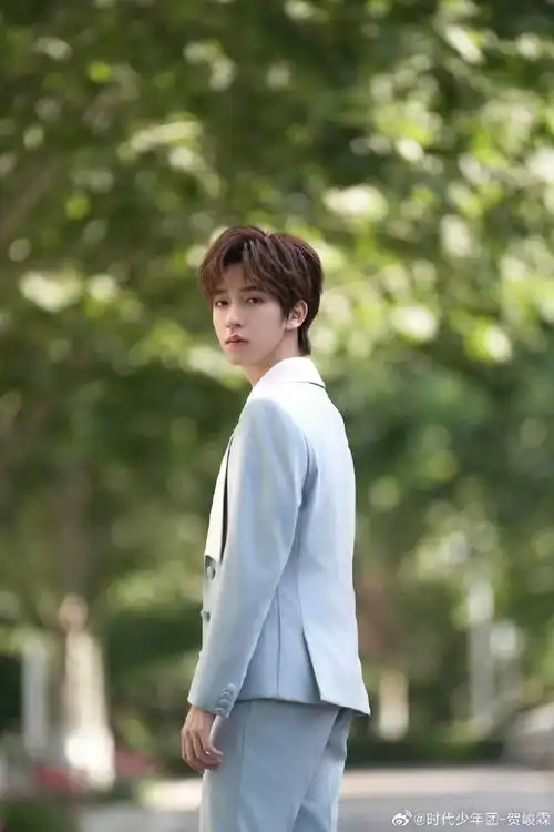 贺峻霖20岁庆生照##贺峻霖0615生日快乐##贺峻霖 二十弈梦鸿鹄万镲