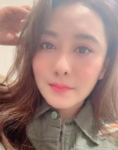 44岁陈德容近照透着浓浓过气网红味中年女星自拍为何都一言难尽