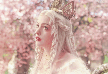 安妮·海瑟薇尺度大片,百合大诈骗