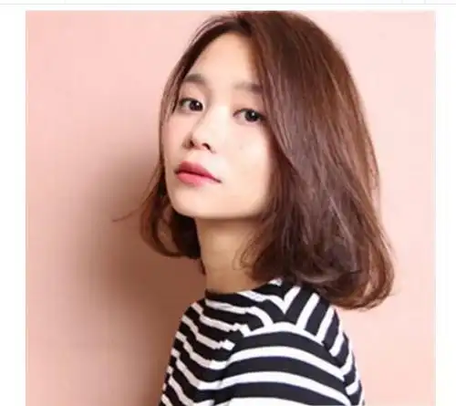 女生方脸中长发烫发发型图片(3)_烫发_西子美发网