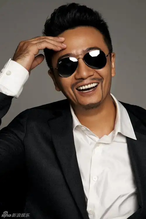 组图:张岩拍熟男写真 尽显时尚大叔范_高清图集_新浪网