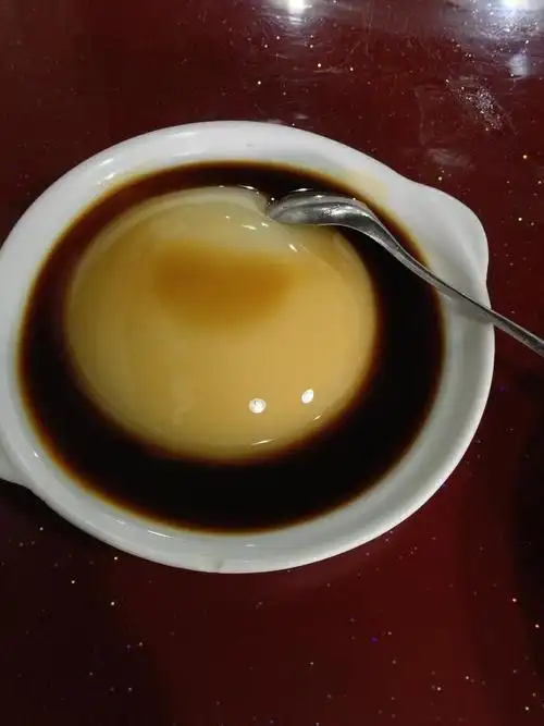 在成都一家小店吃的四川凉糕.红糖味