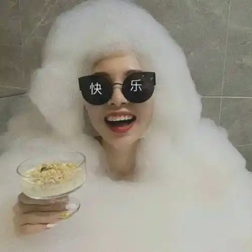 可爱沙雕女生戴墨镜头像