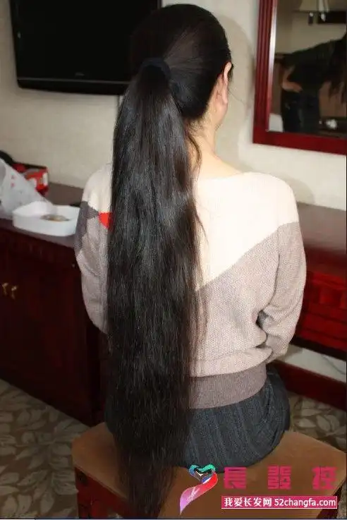 齐根一刀剪下85厘米粗顺马尾-老高206# 剪发_中国长发