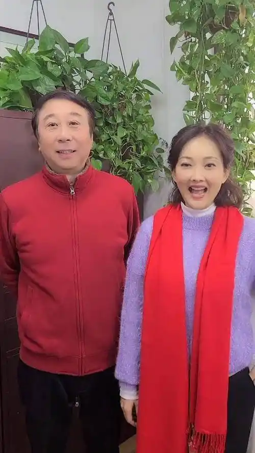 巩哥:春的祝福!牛莉 立春 春天你好 祝福 冯巩