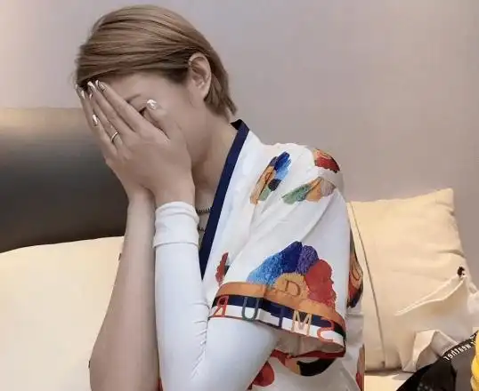 葛荟婕直播间现汪峰翻版,被喊话在一起,自曝与女儿已彻底失联