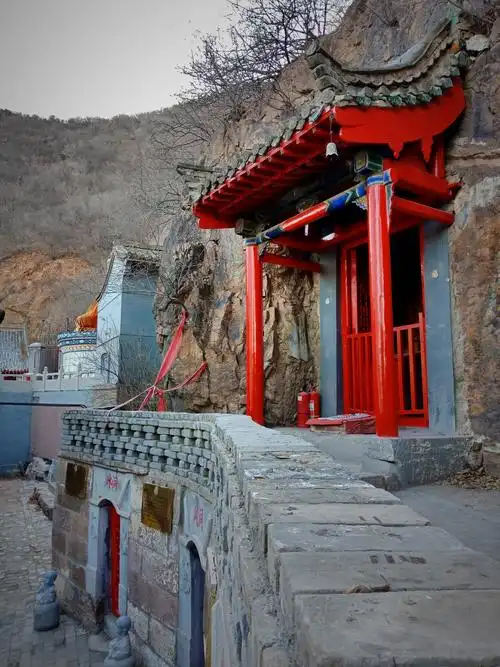 一叶知秋原创《云泉寺》