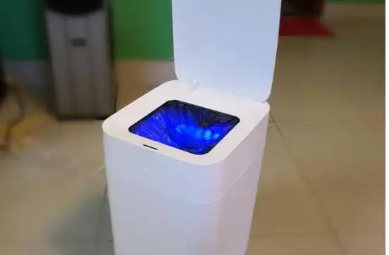 自动翻盖的智能垃圾桶,在物联网系统基础上设计的智能垃圾桶以及