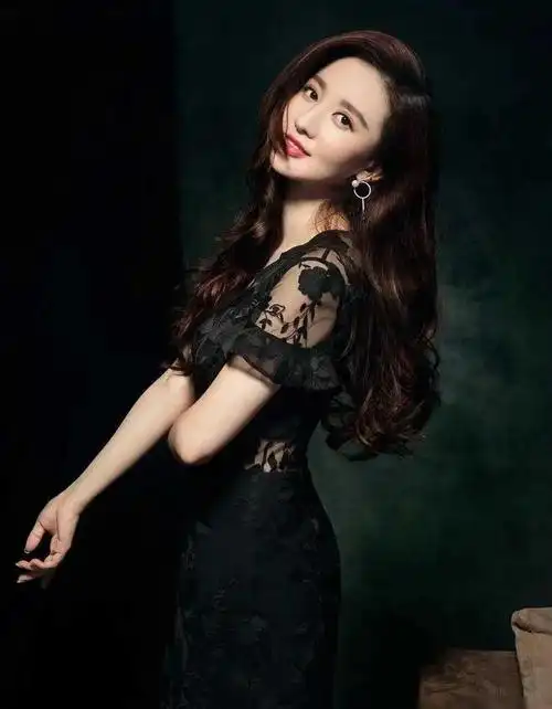 张萌中国内地女模特演员制片人主持人钢琴教师歌手