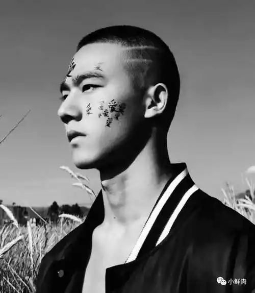 四川网咖圆寸男孩走红,他却嫌自己鼻子太大?|寸头|侧颜_网易订阅