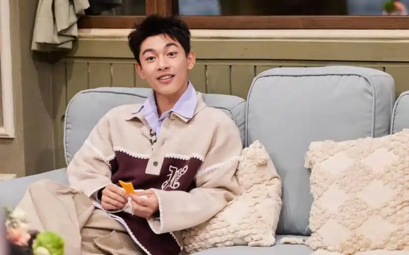 就目前曝光的阵容,《明侦9》依旧以老玩家为主,何炅,张若昀,魏晨,杨蓉