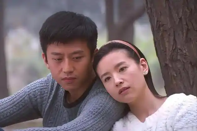 董洁没想到,和潘粤明离婚12年后,自己16岁的儿子开始为她争光了